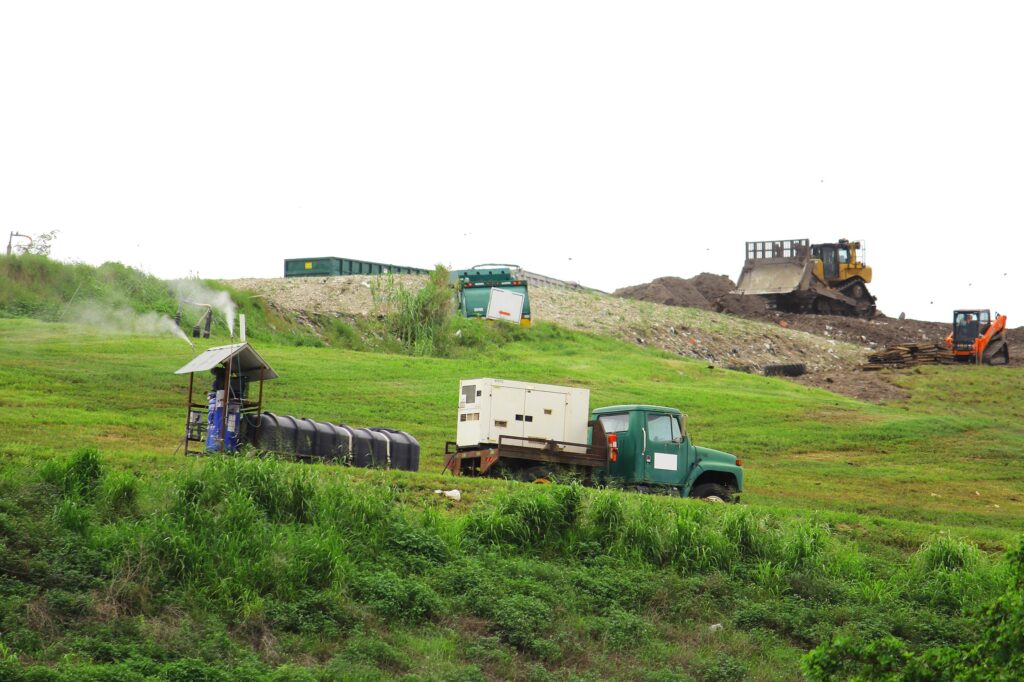 Landfill truck - Image